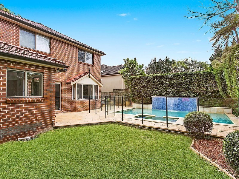 111 Macquarie Street, Roseville NSW 2069