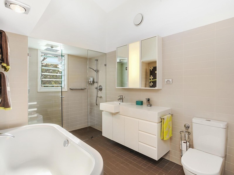 27 Barambah Road, Roseville NSW 2069