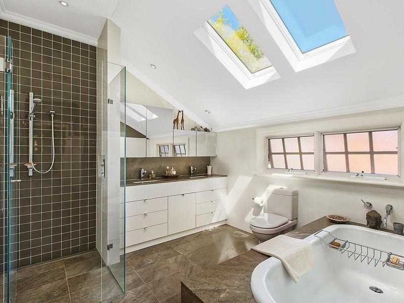 22 Clermiston Avenue, Roseville NSW 2069