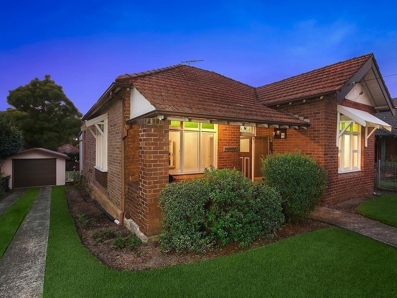 5 Ferncourt Avenue, Roseville NSW 2069