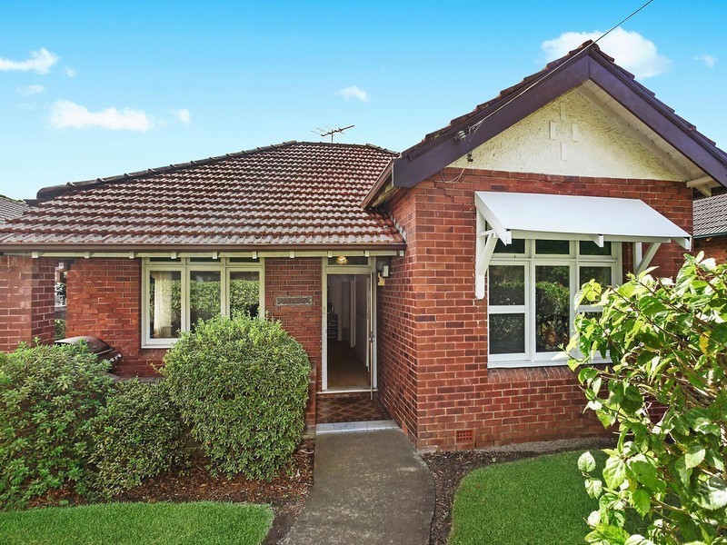 5 Ferncourt Avenue, Roseville NSW 2069