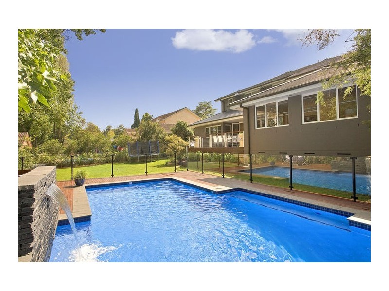 16 Warrabina Avenue, St Ives NSW 2075