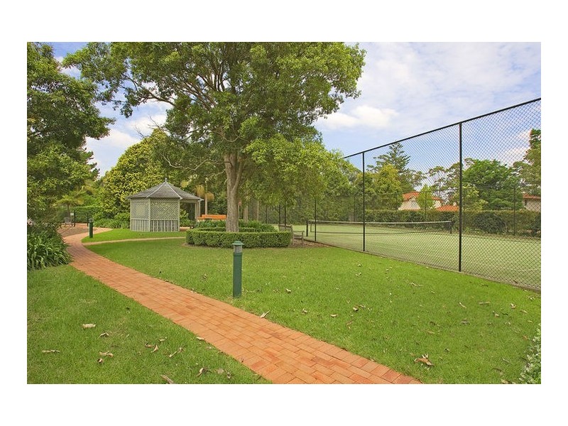 25 Hillcrest Drive, St Ives NSW 2075