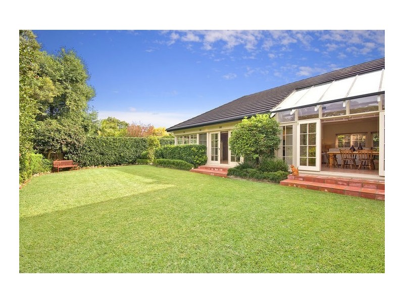 18 Hastings Road, Warrawee NSW 2074