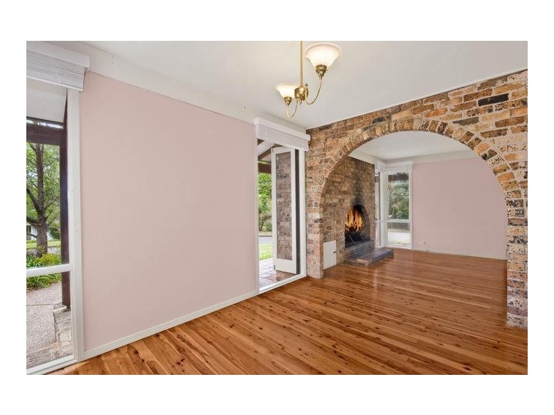 2 Lowry Crescent, St Ives NSW 2075