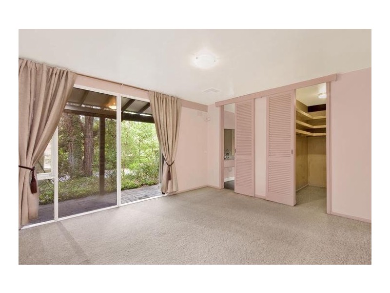 2 Lowry Crescent, St Ives NSW 2075