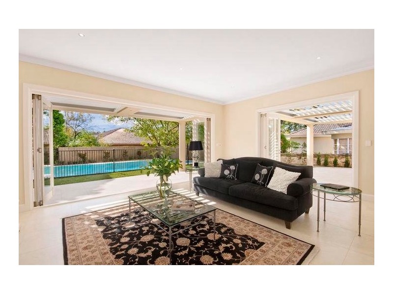 8A The Crest, Killara NSW 2071