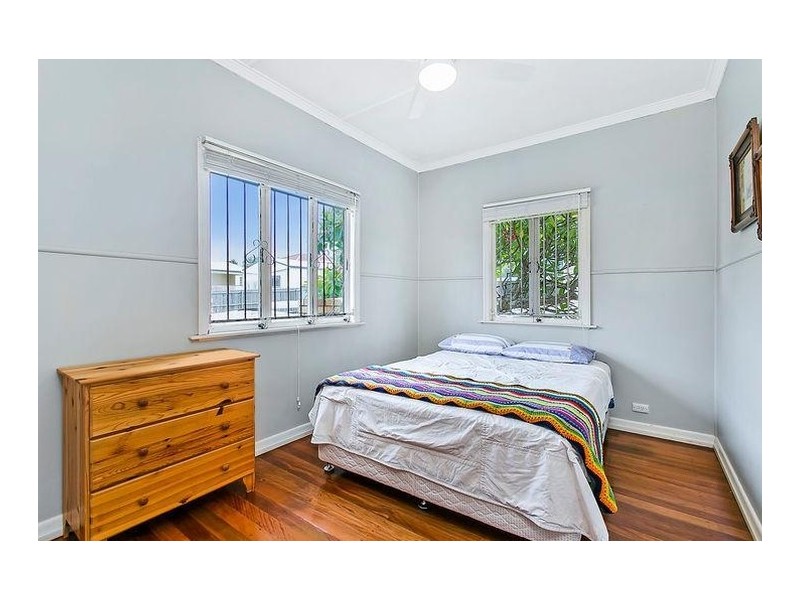 157 Dahlia Street, Cannon Hill QLD 4170