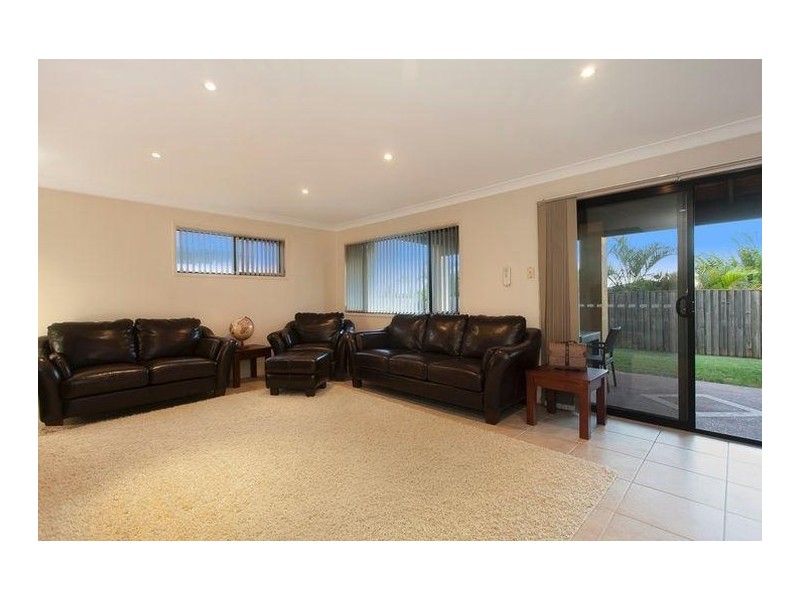 12 Clarance Street, Wakerley QLD 4154