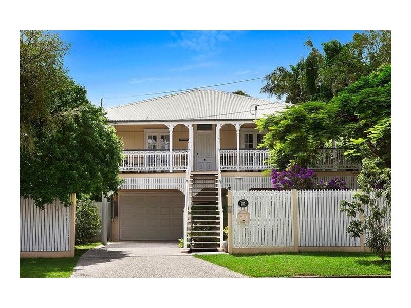 105 Barton Road, Hawthorne QLD 4171