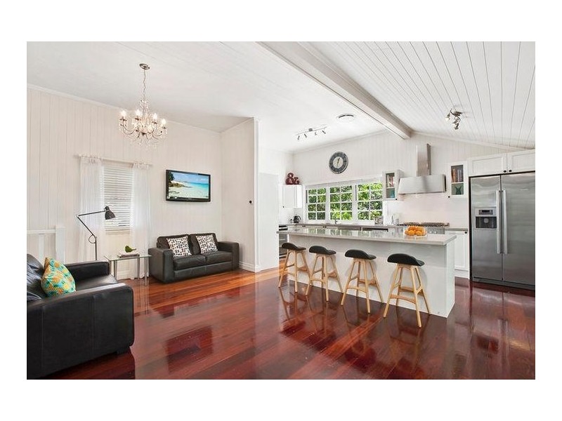 105 Barton Road, Hawthorne QLD 4171