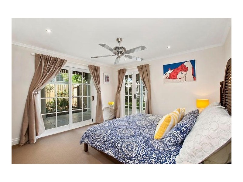 105 Barton Road, Hawthorne QLD 4171