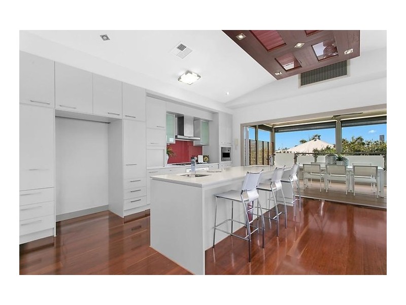 74 Coventry Street, Hawthorne QLD 4171