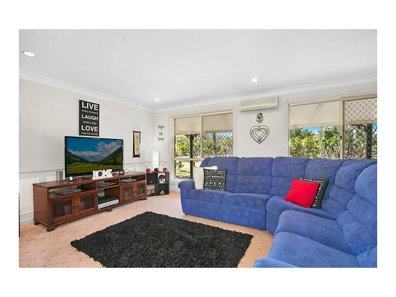 15 Bushland Place, Morayfield QLD 4506