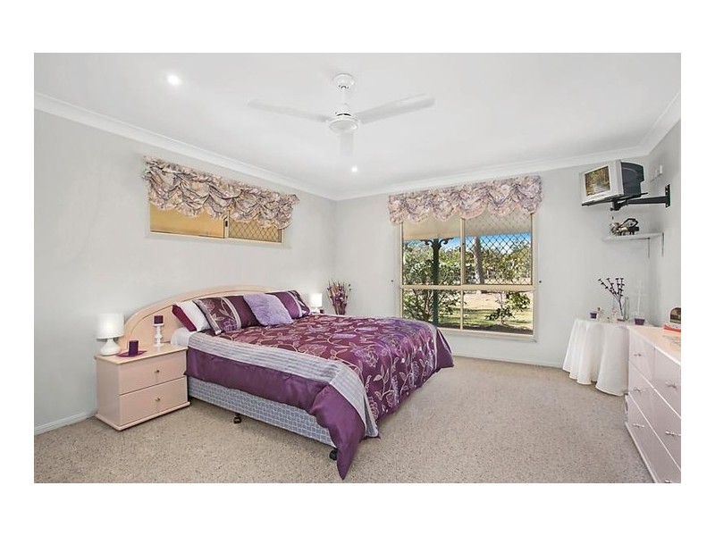15 Bushland Place, Morayfield QLD 4506