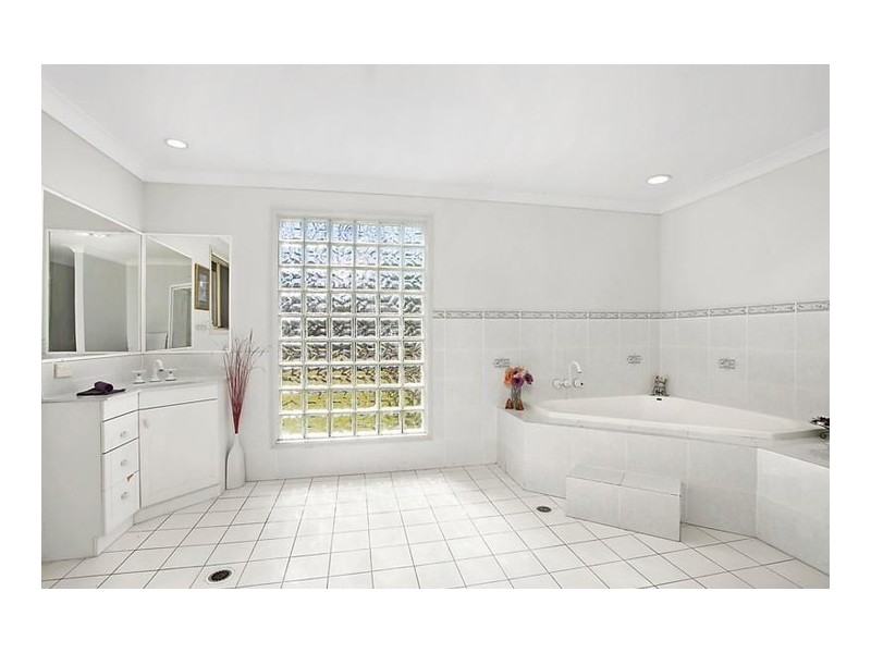 15 Bushland Place, Morayfield QLD 4506