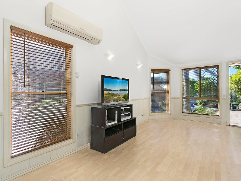 2/9 Nicholson Street, Greenslopes QLD 4120