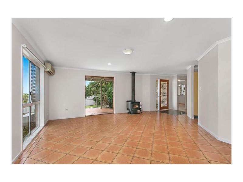 1 Antonia Court, Tanah Merah QLD 4128