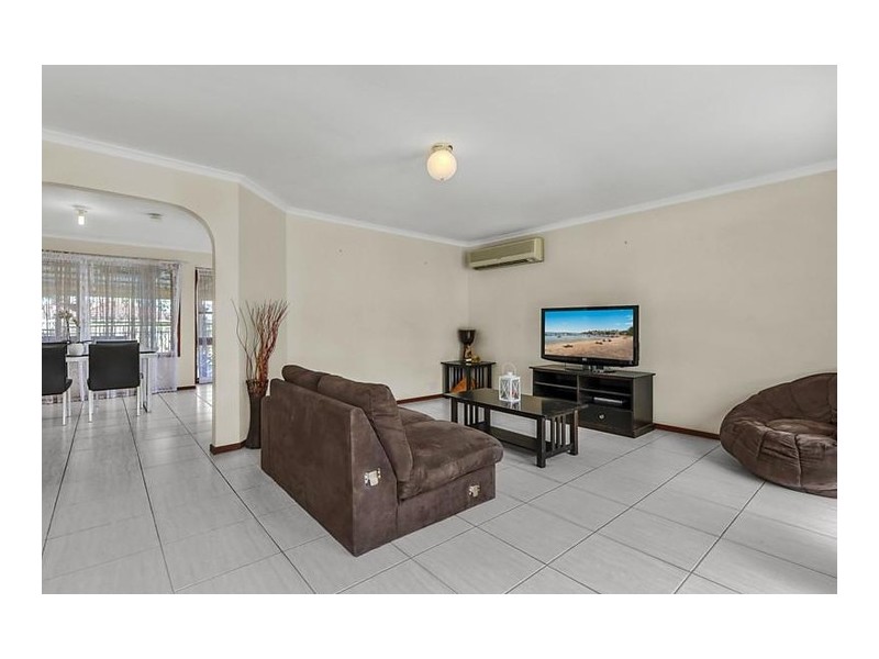 5 Ixora Court, Regents Park QLD 4118