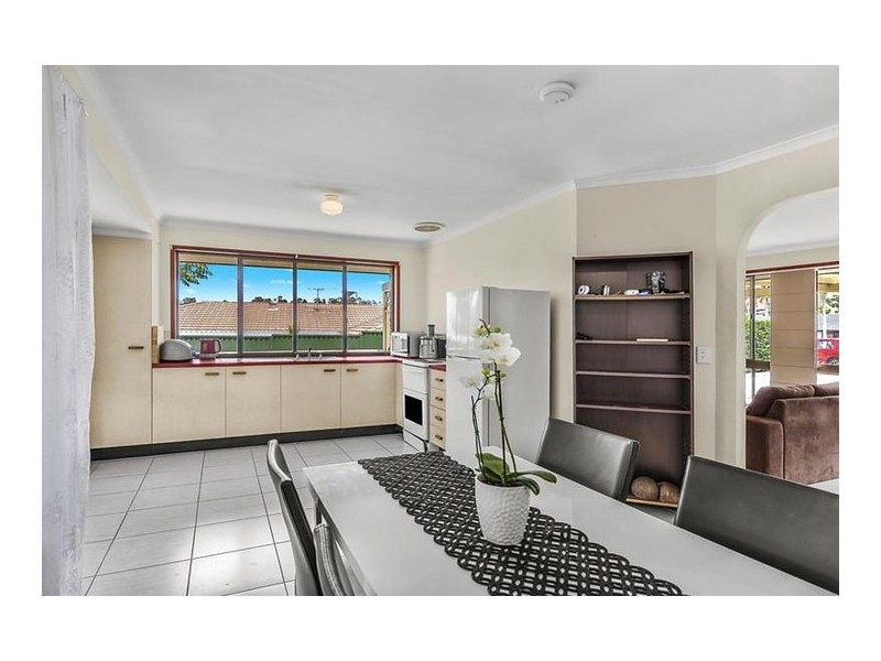 5 Ixora Court, Regents Park QLD 4118