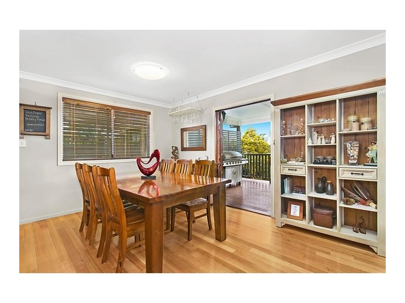 17 Parooba Avenue, Camp Hill QLD 4152