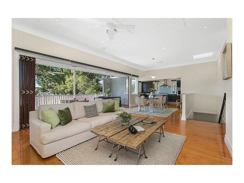 74 Beatrice Street, Hawthorne QLD 4171