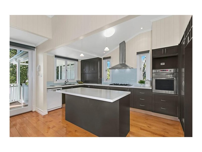 74 Beatrice Street, Hawthorne QLD 4171
