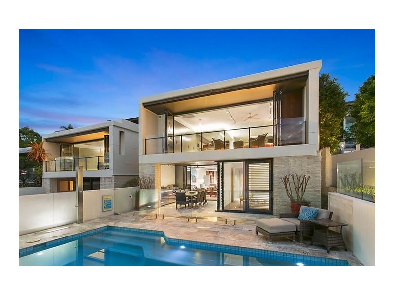 90 Wynnum Road, Norman Park QLD 4170