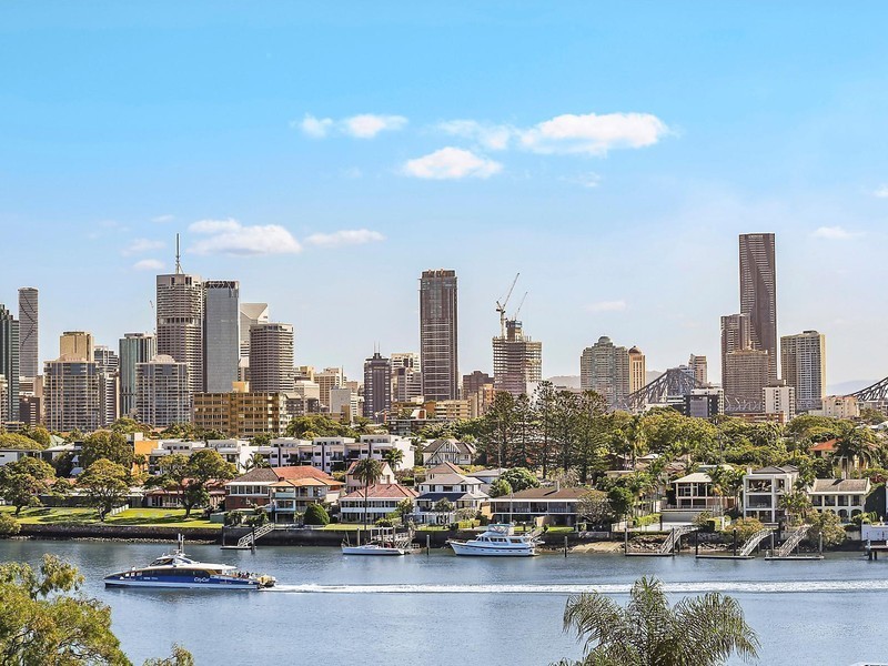 332/90 Wynnum Road, Norman Park QLD 4170