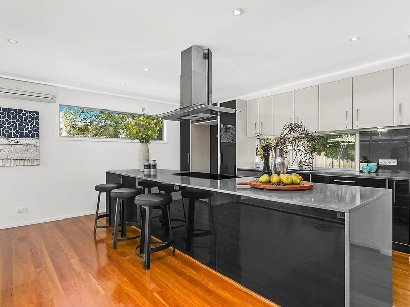 12 Katoomba Avenue, Hawthorne QLD 4171