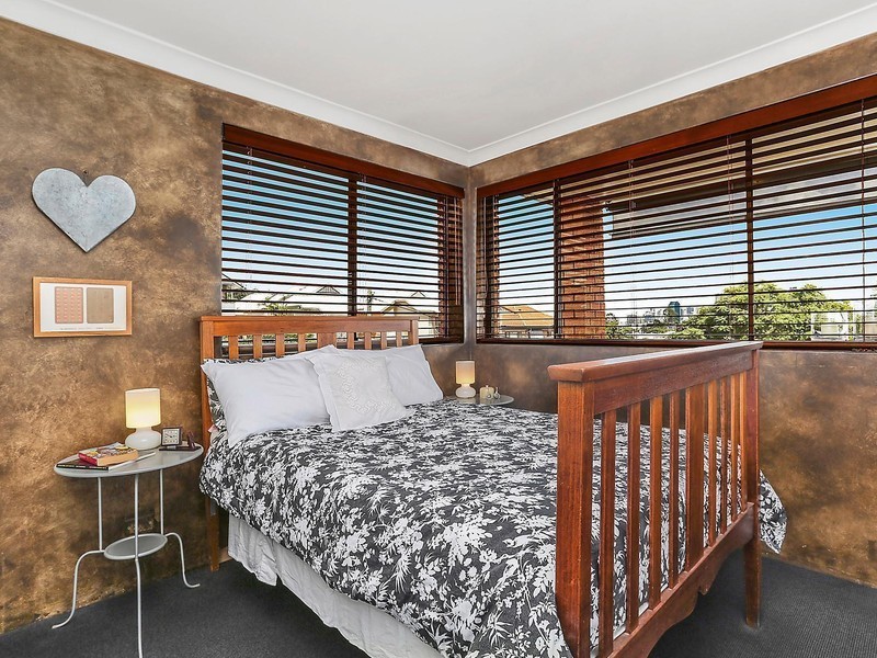 4/75 Miles Street, Hawthorne QLD 4171