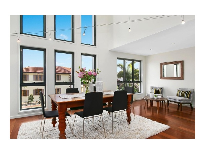 6/12 Monterey Place, Carindale QLD 4152