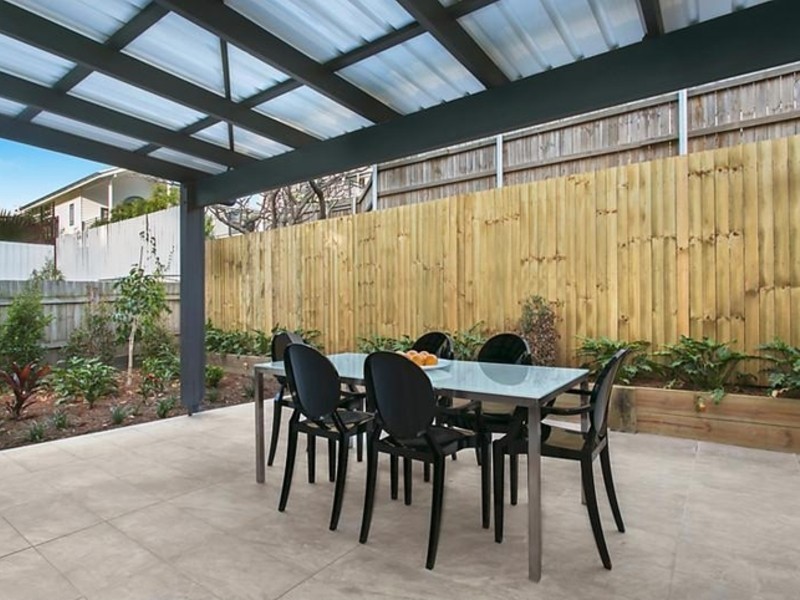 47 Thackeray Street, Norman Park QLD 4170