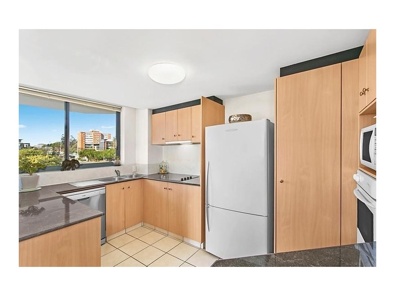 27/45 Deakin Street, Kangaroo Point QLD 4169