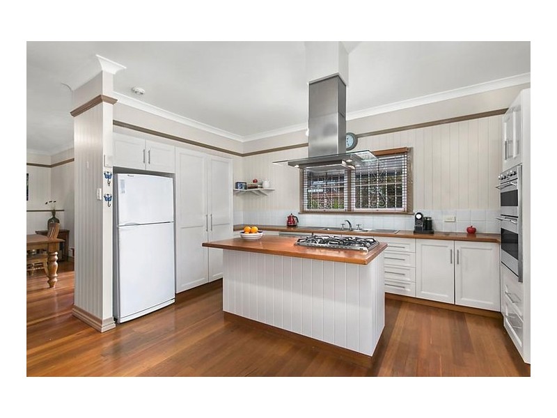 27 East Street, Camp Hill QLD 4152