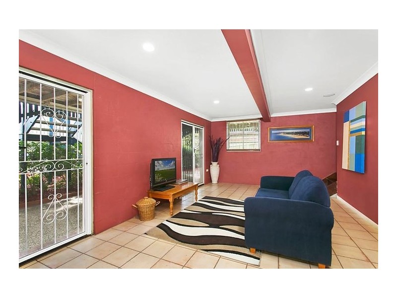 27 East Street, Camp Hill QLD 4152