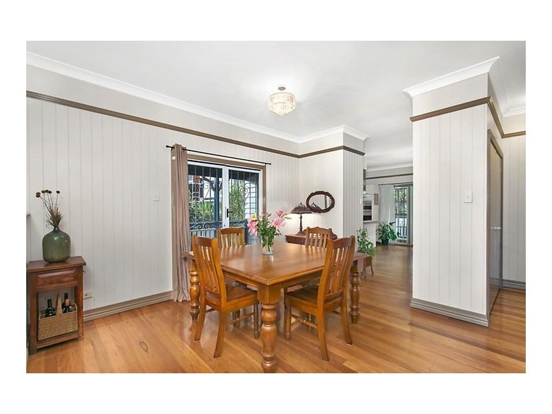 27 East Street, Camp Hill QLD 4152