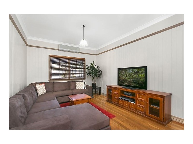 27 East Street, Camp Hill QLD 4152