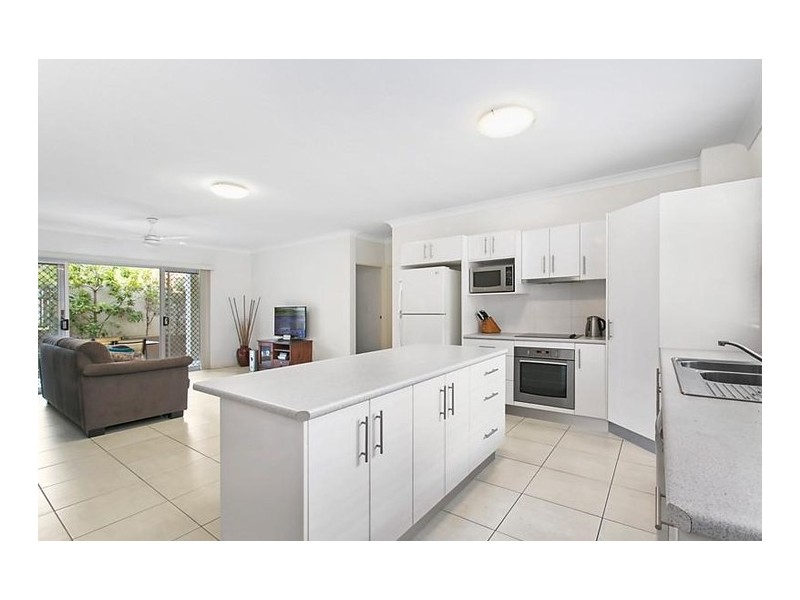 2/19 Ridge Street, Greenslopes QLD 4120