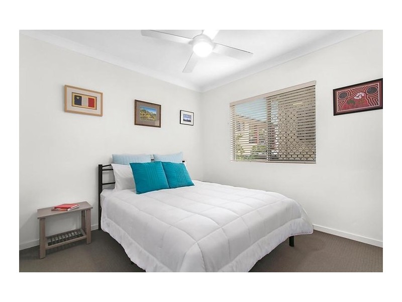 2/19 Ridge Street, Greenslopes QLD 4120