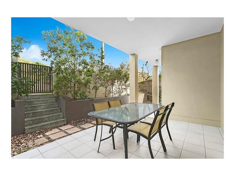 2/19 Ridge Street, Greenslopes QLD 4120