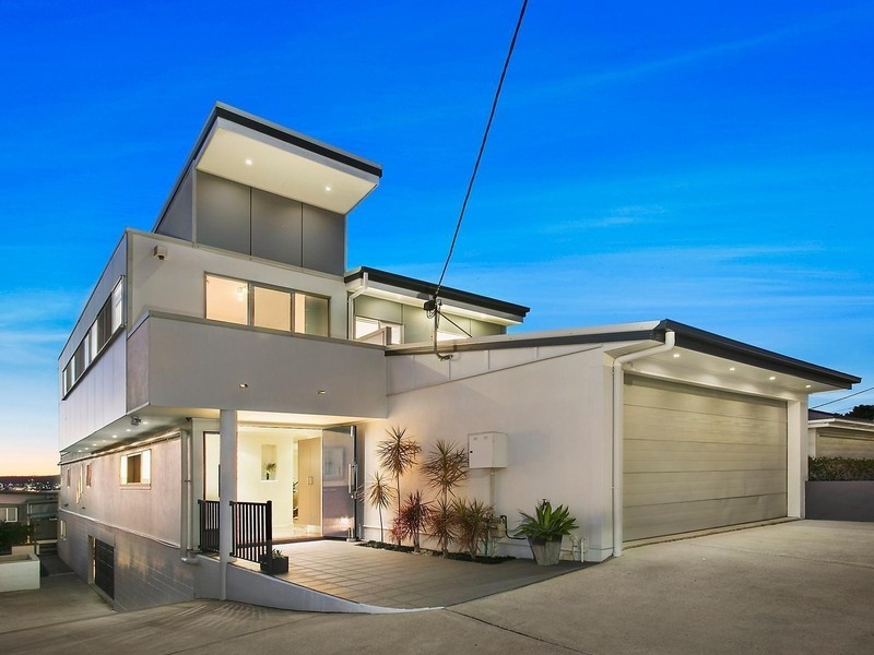 25 Sylvia Street, Camp Hill QLD 4152