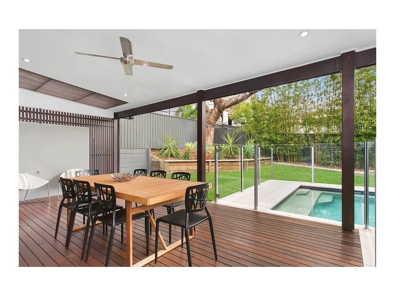 36 Philip Street, Hawthorne QLD 4171