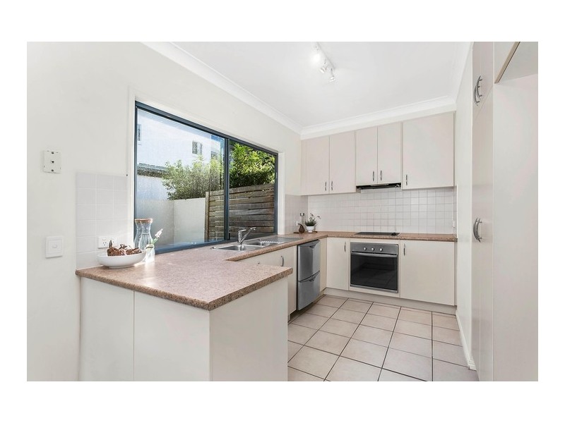 40 Barton Road, Hawthorne QLD 4171