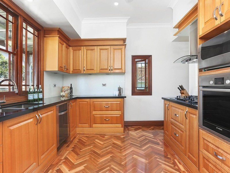 48 Orchard Street, Hawthorne QLD 4171