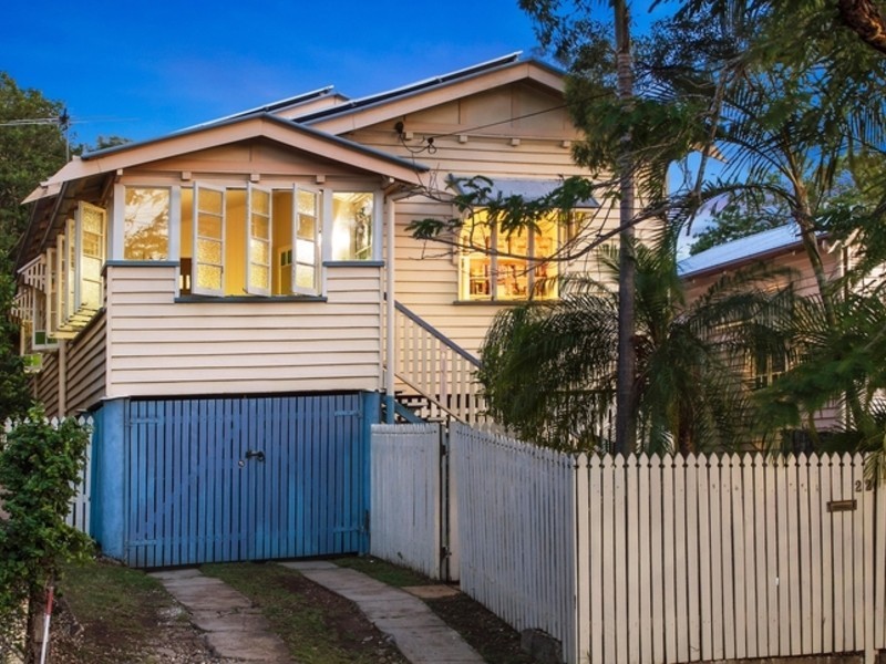 22 Brown Street, Camp Hill QLD 4152