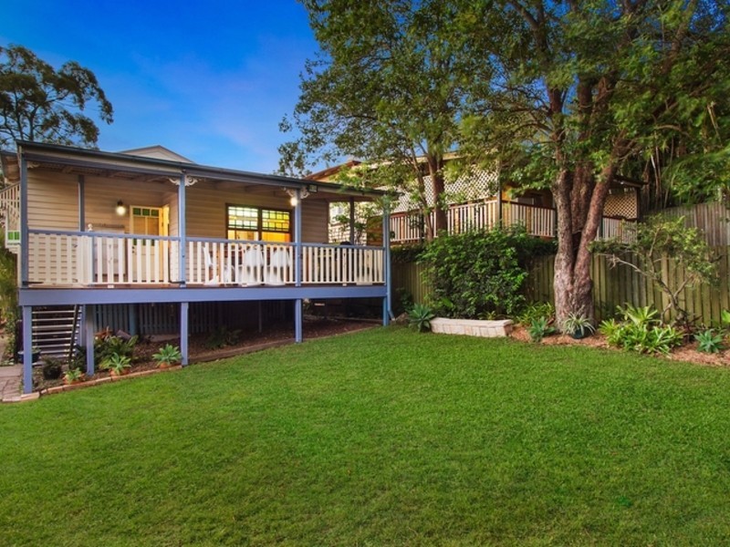 22 Brown Street, Camp Hill QLD 4152