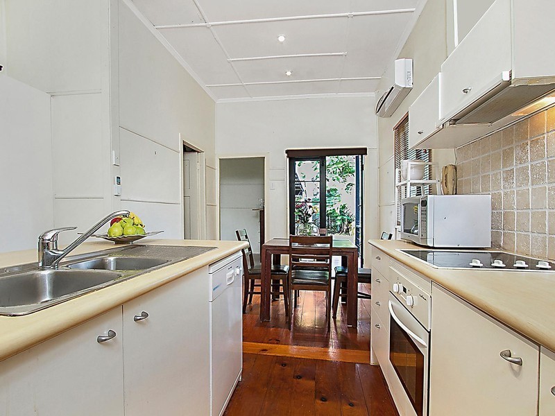 313 Hawthorne Road, Hawthorne QLD 4171