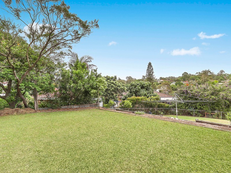 16 Yarranabbe Street, Mount Gravatt East QLD 4122