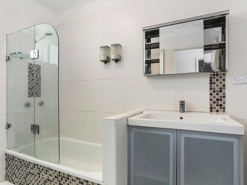 2/117 Chatsworth Road, Coorparoo QLD 4151